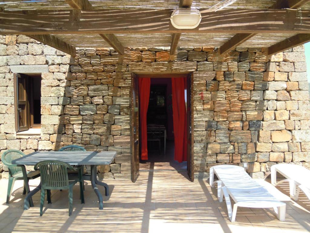 Residenza Degli Ulivi Pantelleria Island Eksteriør bilde